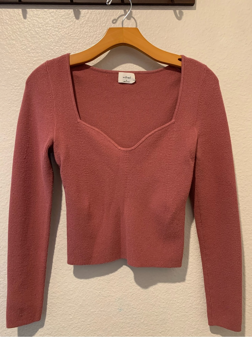 Wilfred V-Neck Ribbed Sweater in Dusty Rose